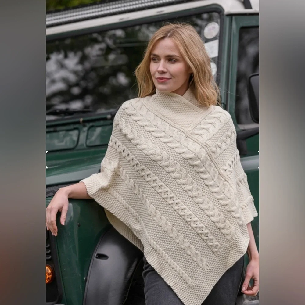 Aran Sweater Market Cable & Moss Poncho, Size S/M - Picture 1 of 5